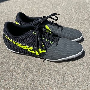 Nike Mens indoor soccer size 11.5